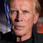 ปีเตอร์ เวลเลอร์ (Peter Weller)