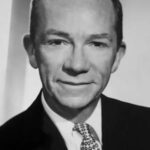 เรย์ วอลสตัน (Ray Walston)