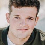 ไรลีย์ กริฟฟิธส์ (Riley Griffiths)