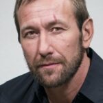 โรเบิร์ต ฟอลลิน (Robert Follin)