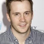 โรเบิร์ต ฮอฟแมน (Robert Hoffman)