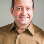 โรเบิร์ต เจ. ทาเวเนอร์ (Robert J. Tavenor)