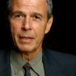 โรเบิร์ต เลสเซอร์ (Robert Lesser)