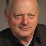 โรเบิร์ต พิวจ์ (Robert Pugh)