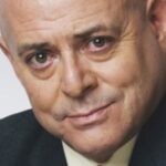 โรเบิร์ต ไวท์เฮด (Robert Whitehead)