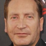 โรนัน วิเบิร์ต (Ronan Vibert)