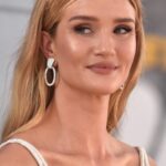 โรซี่ ฮันติงตัน-ไวท์ลีย์ (Rosie Huntington-Whiteley)