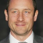 แซม โรบาร์ดส์ (Sam Robards)