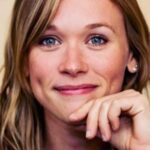 ซานนี่ แม็กแคนด์เลส (Sanni McCandless)