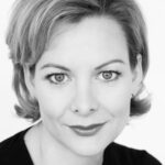 ซาร่า สจ๊วต (Sara Stewart)