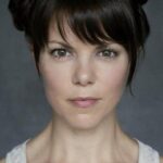 ซาร่าห์ เจน พ็อตส์ (Sarah-Jane Potts)