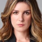 เชเนย์ ไกรมส์-บีช (Shenae Grimes-Beech)