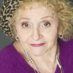 ซอนดรา เจมส์ (Sondra James)