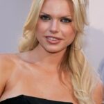 โซฟี มองค์ (Sophie Monk)