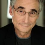 สตีเฟ่น ซิงเกอร์ (Stephen Singer)