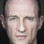 สจ๊วร์ต โบว์แมน (Stuart Bowman)