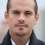 ทอม ฮัลลัม (Thom Hallum)