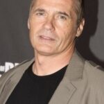 ทิม เบิร์นส์ (Tim Burns)