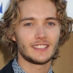 โทบี้ เรกโบ (Toby Regbo)