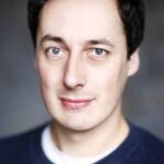 ทอม เบลล์ (Tom Bell)