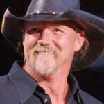 เทรซ แอดกินส์ (Trace Adkins)