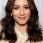 ทรอยอัน เบลลิซาริโอ (Troian Bellisario)