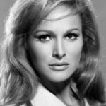 เออร์ซูล่า แอนเดรส (Ursula Andress)