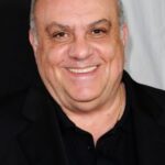 วินเซนต์ คูราโทลา (Vincent Curatola)