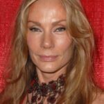 เวอร์จิเนีย เฮ้ (Virginia Hey)