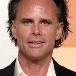 วอลตัน กอกกินส์ (Walton Goggins)