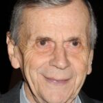 วิลเลียม บี. เดวิส (William B. Davis)