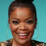 อีเว็ตต์ นิโคล บราวน์ (Yvette Nicole Brown)
