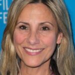 โซอี้ คาริเดส (Zoe Carides)