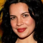 ซูไลก้า โรบินสัน (Zuleikha Robinson)