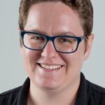 เอเดรียนน์ ชอว์ (Adrienne Shaw)