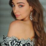 อเลสซานดรา สตาร์ วอร์ด (Alessandra Starr Ward)