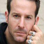 แอนดรูว์ ร็อธ (Andrew Roth)