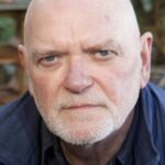 แองกัส แม็กอินเนส (Angus MacInnes)