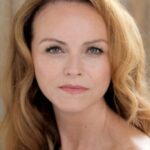 แอนนา-หลุยส์ พโลว์แมน (Anna-Louise Plowman)