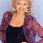 แอนนี่ วิทเทิล (Annie Whittle)