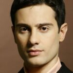 อันตัน มาคาร์สกี้ (Anton Makarsky)