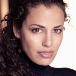 เอเธน่า คาร์คานิส (Athena Karkanis)