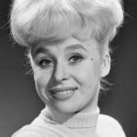 บาร์บาร่า วินด์เซอร์ (Barbara Windsor)