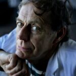 แบร์รี่ อ็อตโต้ (Barry Otto)