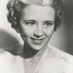 เบส ฟลาวเวอร์ส (Bess Flowers)