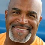 บัดดี้ ลูอิส (Buddy Lewis)