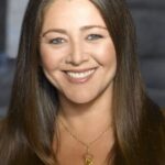 แคมริน แมนไฮม์ (Camryn Manheim)