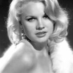แครอล เบเกอร์ (Carroll Baker)