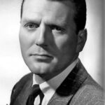 ชาร์ลส์ แม็กกรอว์ (Charles McGraw)
