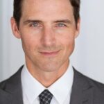 ชาร์ลี ฟาร์เรล (Charlie Farrell)